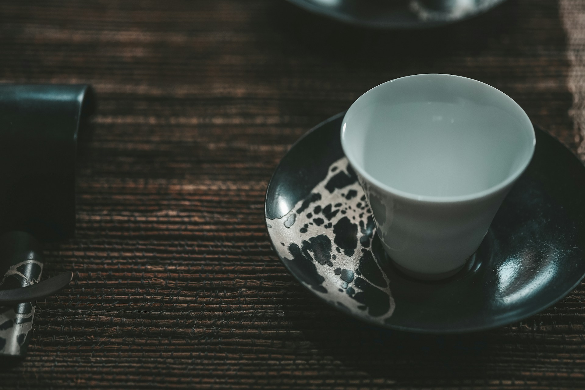 雪色 · 杯与碟